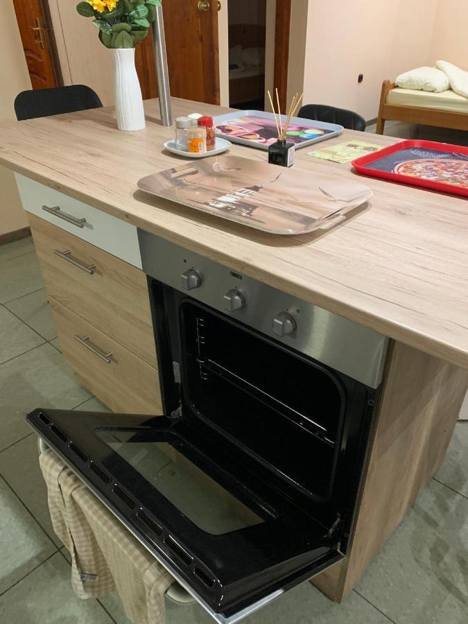 Deli Terasz B Apartman Free Parking, Self-Check-In Anytime Győr Kültér fotó