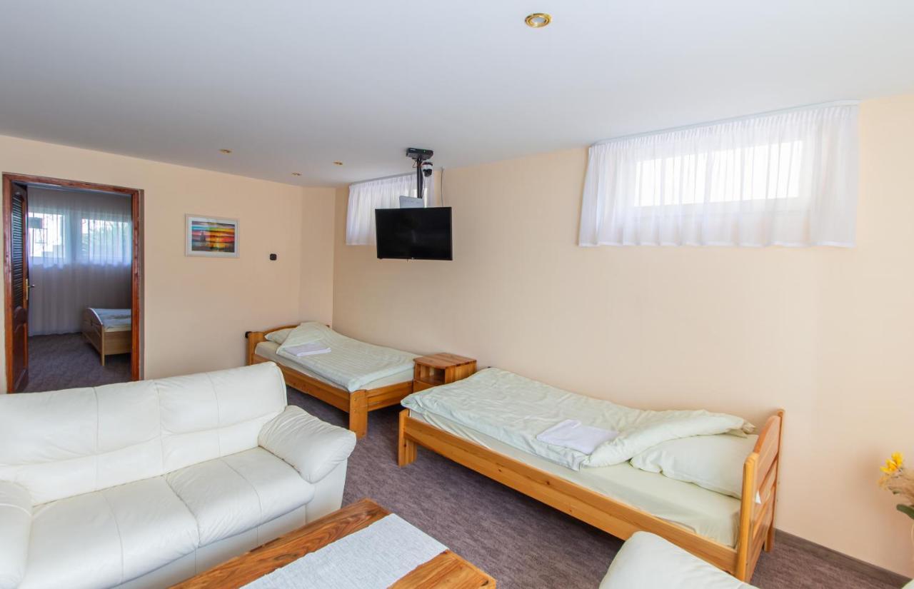 Deli Terasz B Apartman Free Parking, Self-Check-In Anytime Győr Kültér fotó