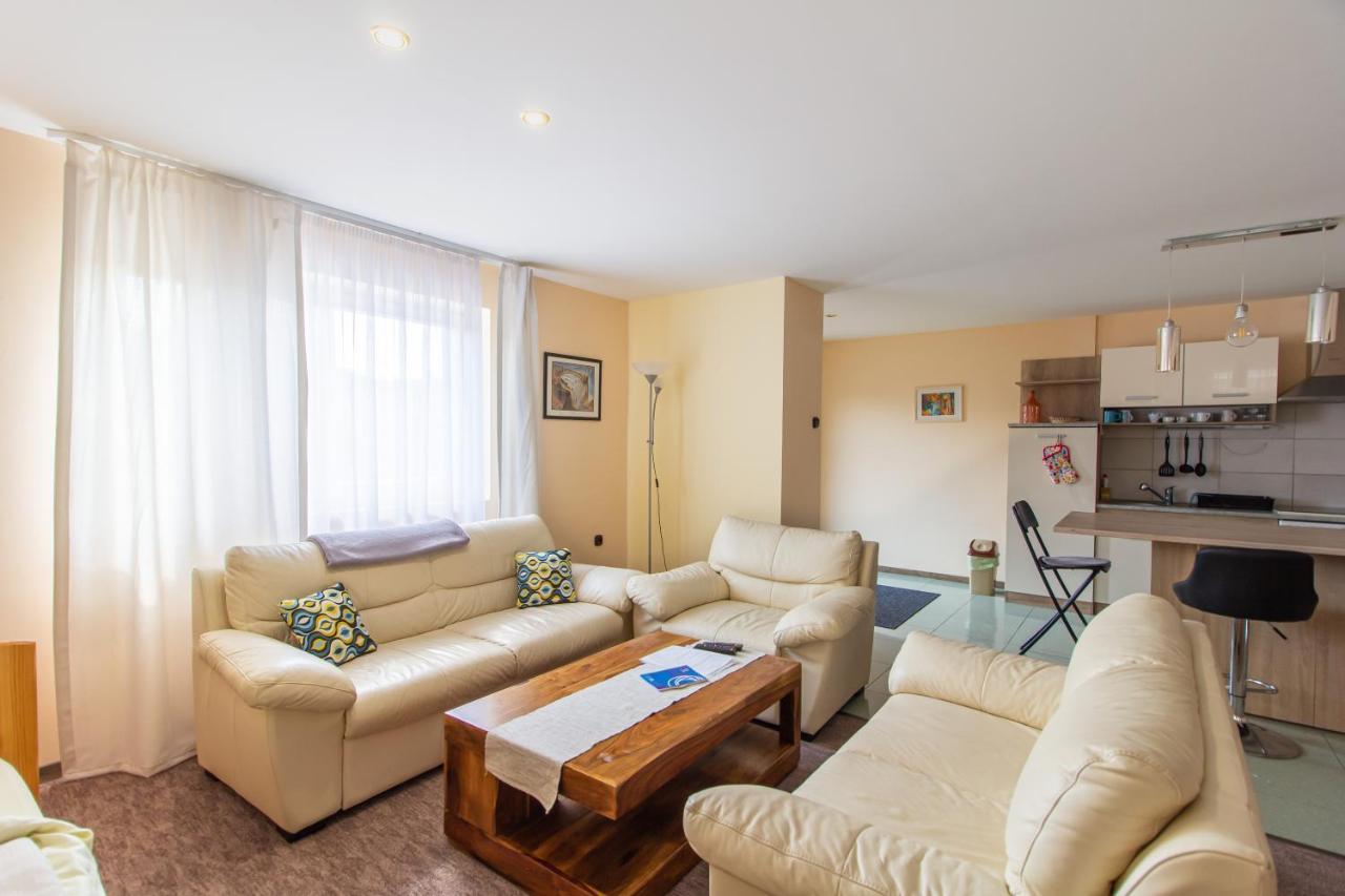 Deli Terasz B Apartman Free Parking, Self-Check-In Anytime Győr Kültér fotó