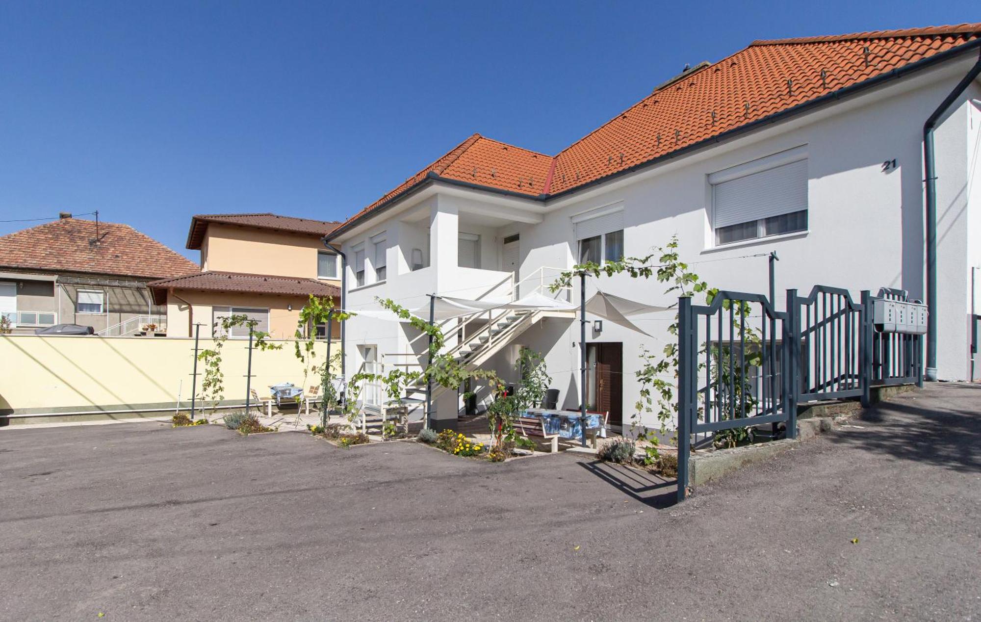 Deli Terasz B Apartman Free Parking, Self-Check-In Anytime Győr Kültér fotó