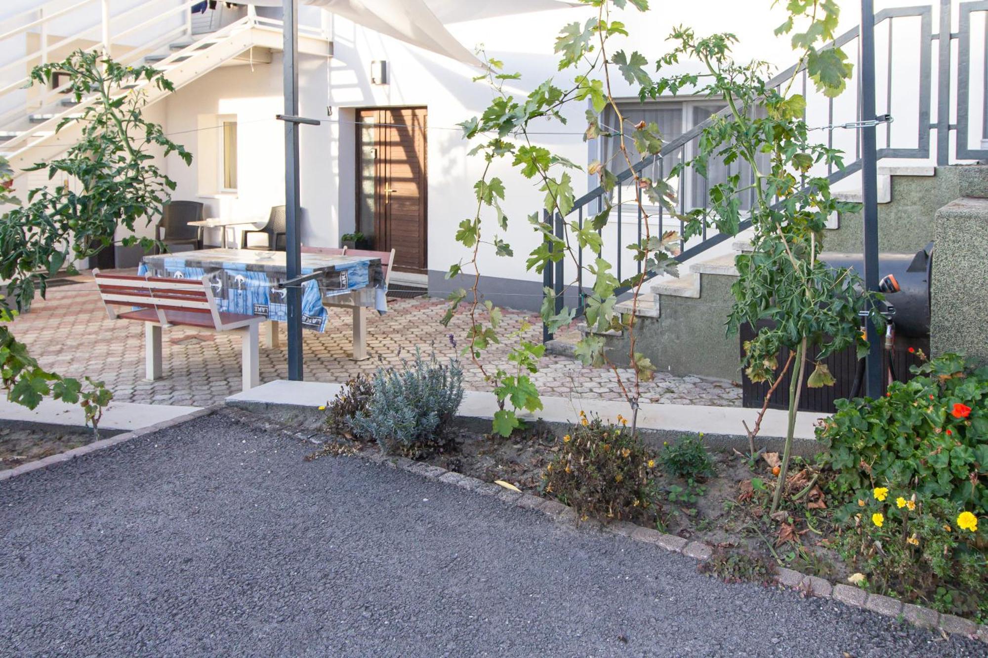 Deli Terasz B Apartman Free Parking, Self-Check-In Anytime Győr Kültér fotó